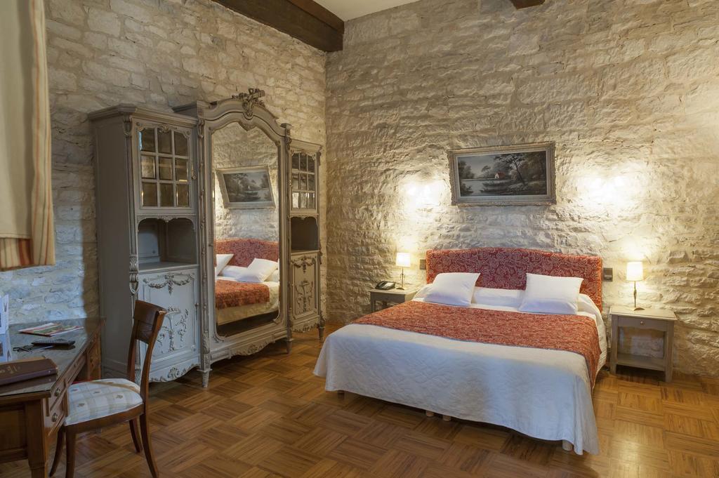 Chateau La Fleunie - Hotel Et Restaurant Condat-sur-Vezere Exterior foto